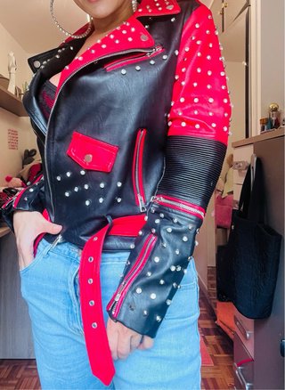 Chaqueta cuero tachas negra y roja