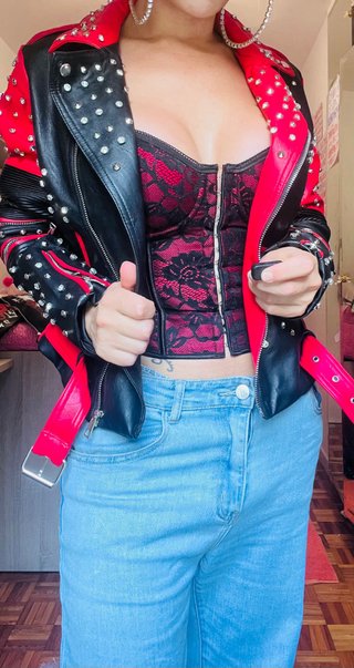 Chaqueta cuero tachas negra y roja
