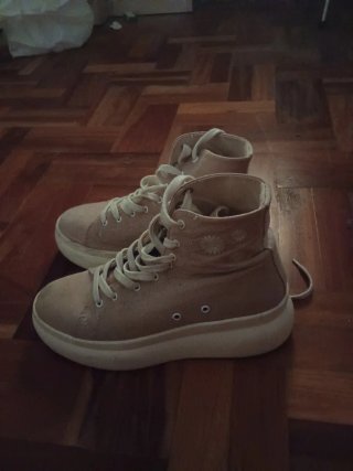 Zapatos altos beige