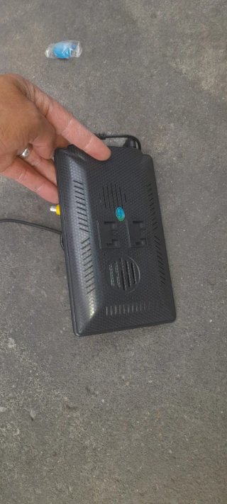Pantalla plana para coche negra y gris
