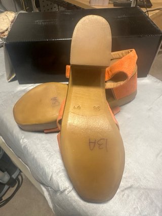 Sandalias cuña piel y madera T38 coral