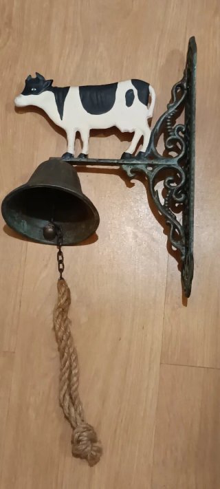 Campana decorativa con vaca