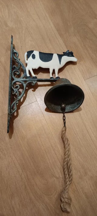Campana decorativa con vaca