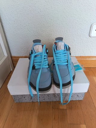 Jordan 4 University Blue Taglia 37.5