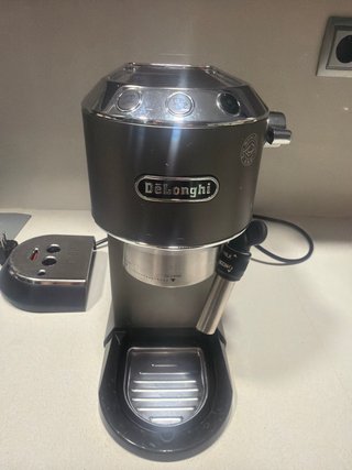 Cafetera DeLonghi Dedica Style Negra