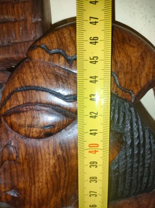 Scultura etnica in legno