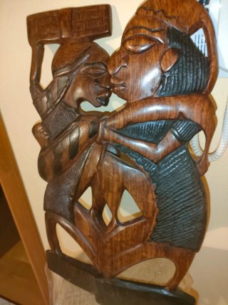 Scultura etnica in legno
