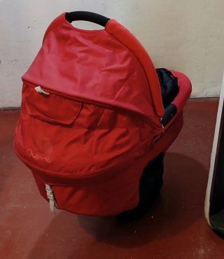 Carrito bebé todos accesorios Quinny rojo