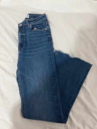 Pantalón vaquero flare azul talla M
