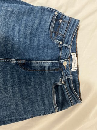 Pantalón vaquero flare azul talla M