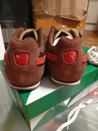 Zapatillas Puma Marrones y Rojas