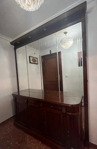 Recibidor de roble macizo con Esquinera a juego.