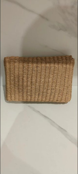 Bolso de rafia beige con detalle teal