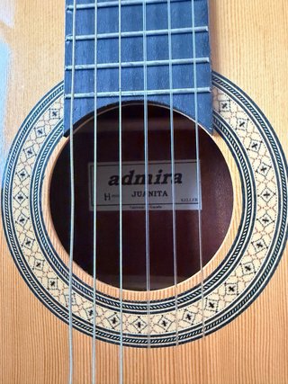 Guitarra Admira Juanita - Acústica 4/4 con Funda