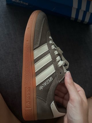Adidas Spezial Marrones y Blancas