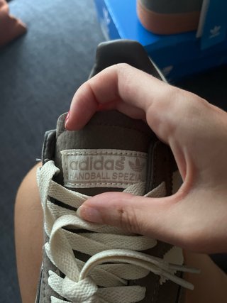 Adidas Spezial Marrones y Blancas