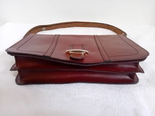 BOLSO BANDOLERA CUERO  BURDEOS