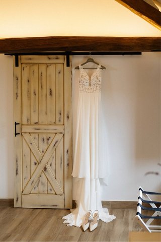 Vestido y capa de Novia Sedka
