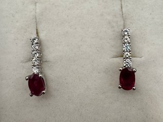 Pendientes oro 18 kt diamantes y rubíes