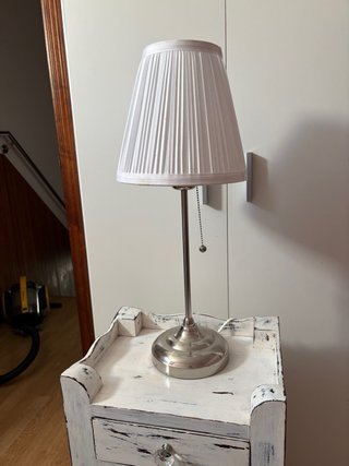 Mesita de noche vintage blanca y negra