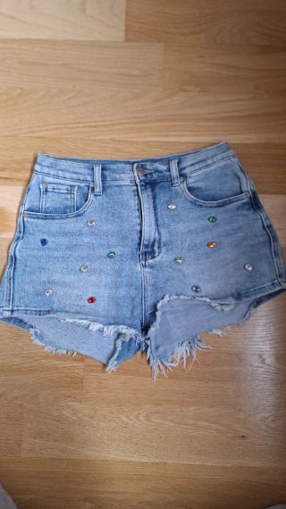 Shorts vaqueros con pedrería