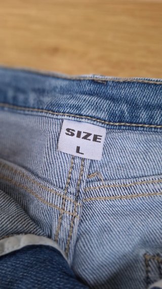 Shorts vaqueros con pedrería