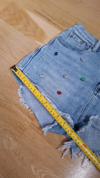 Shorts vaqueros con pedrería