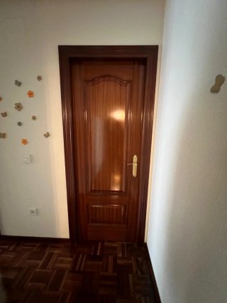 Puerta de interior de madera