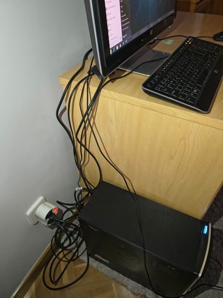 Ordenador con Torre HP, monitor, teclado y ratón