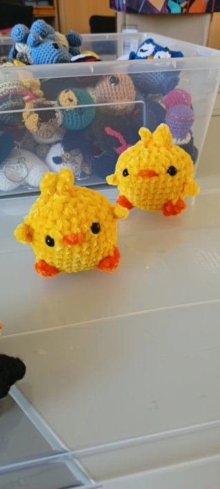 Pollo Pepe hecho a mano (llavero o peluche)