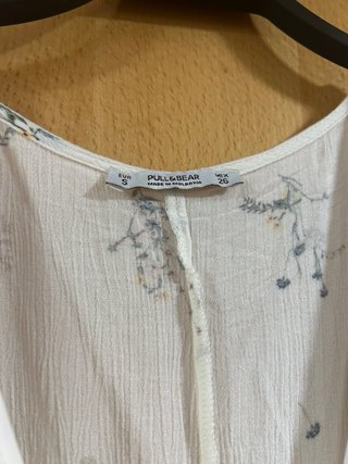 Vestido Pull&Bear floral blanco
