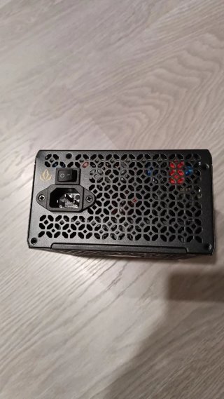 Fuente de Alimentación Forgeon Reactor 750W.