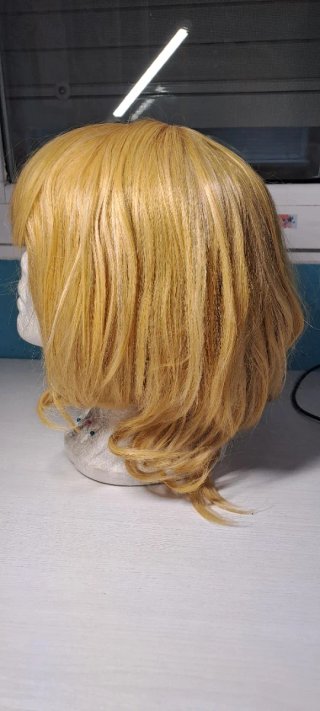 Peluca rubia corta