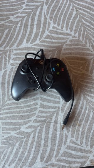 Mando Xbox con cable, funciona