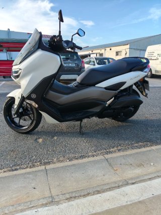 Yamaha NMAX 125 Scooter Maxi Gris/Blanco