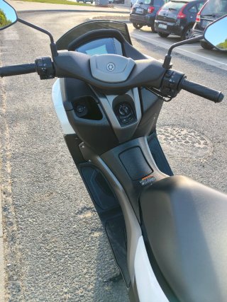 Yamaha NMAX 125 Scooter Maxi Gris/Blanco