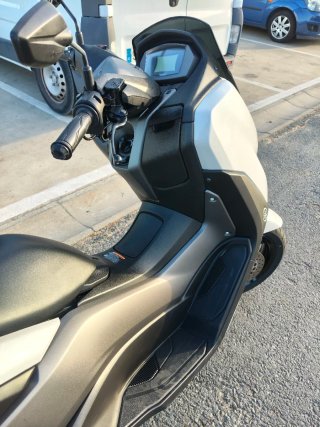 Yamaha NMAX 125 Scooter Maxi Gris/Blanco