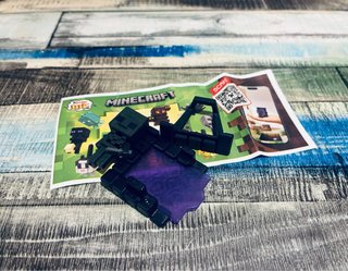 Figura Kinder Joy EnderMan VC311 Minecraft 2026