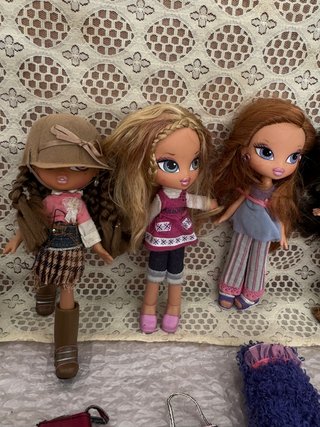 Lote 5 Muñecas Bratz + Moto + Accesorios