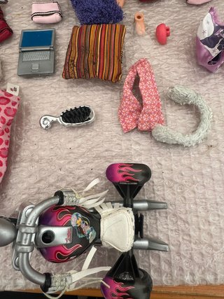 Lote 5 Muñecas Bratz + Moto + Accesorios