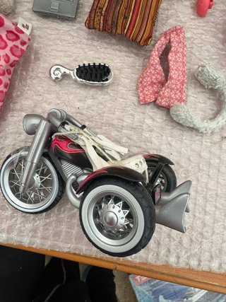 Lote 5 Muñecas Bratz + Moto + Accesorios