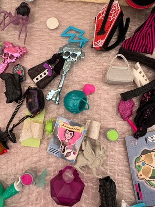 Lote 5 Muñecas Bratz + Moto + Accesorios