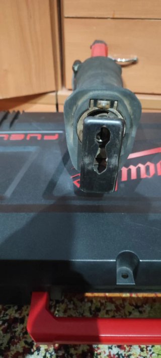 Sierra de sable Milwaukee M18 FUEL