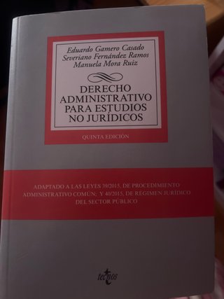 Derecho administrativo para estudios no jurídicos