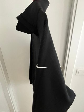 Sudadera Nike cuello alto negra