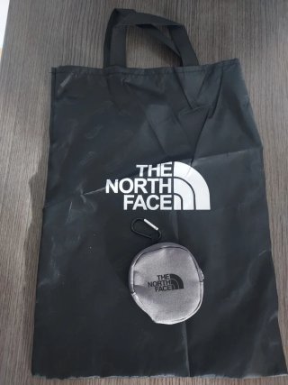 Mochila The North Face gris y negra