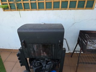Barbacoa de carbón negra