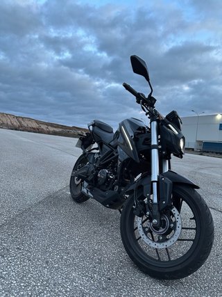 Voge 125R Negra - Moto Naked
