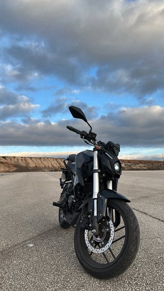 Voge 125R Negra - Moto Naked