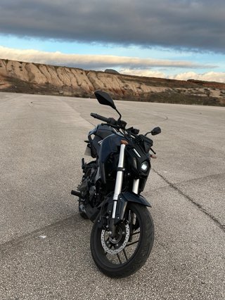 Voge 125R Negra - Moto Naked